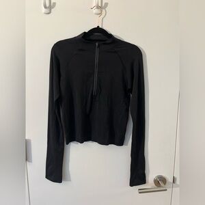 Lululemon half zip long sleeve running top